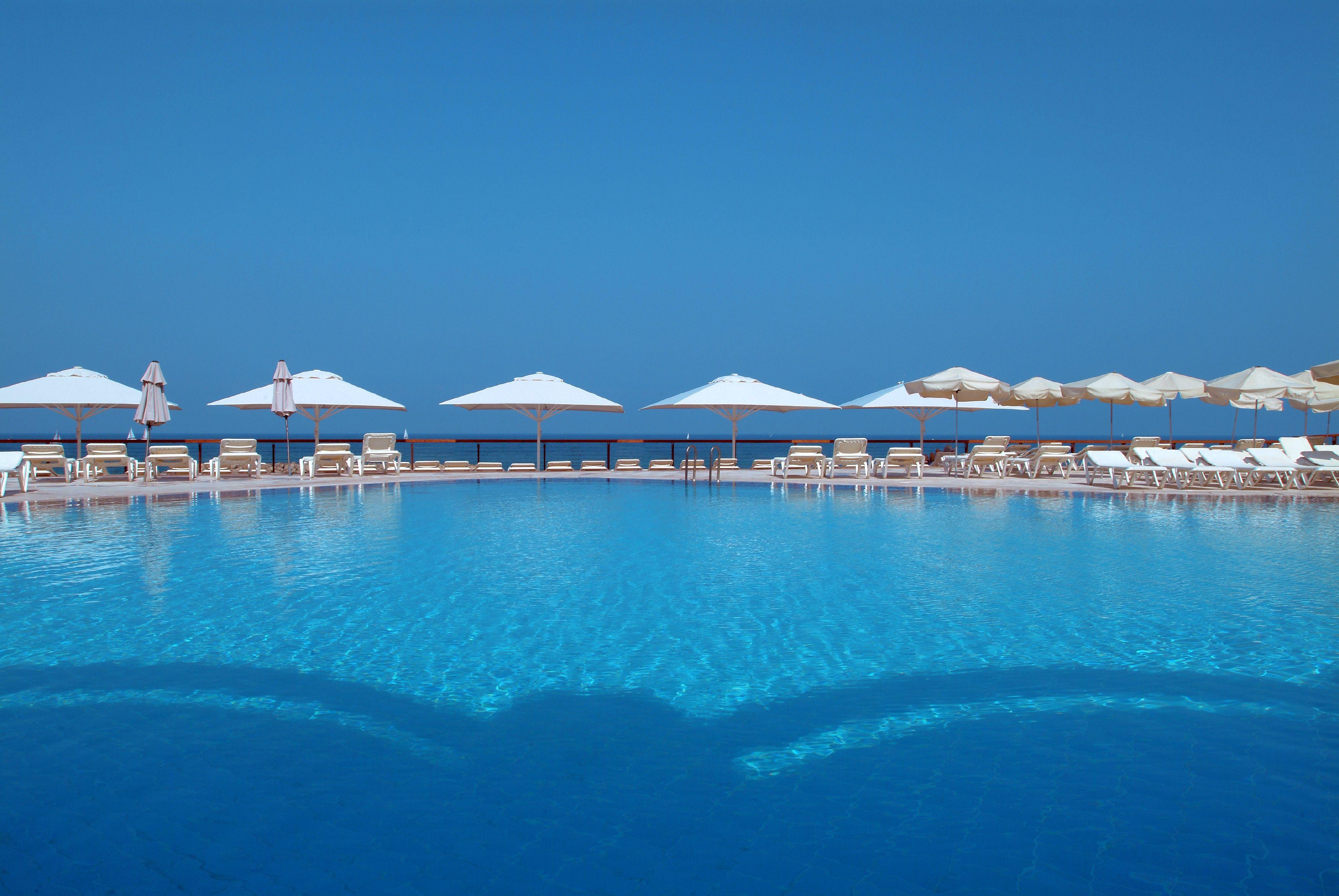 Daniel Herzliya Hotel Eksteriør bilde The pool at the resort